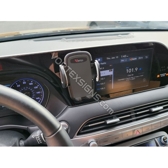 phone holder for a Hyundai Palisade dash